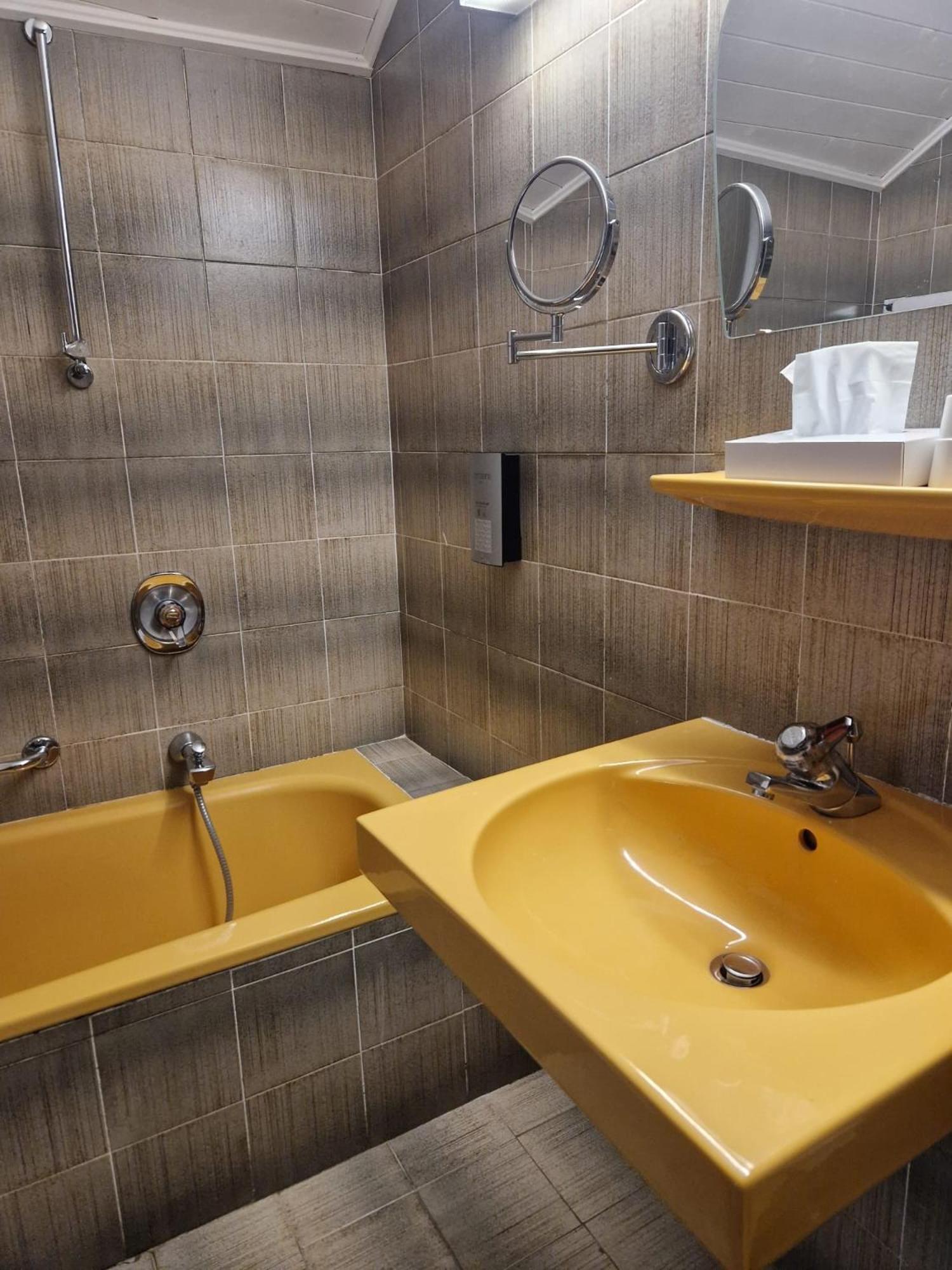 Hotel Am Wolfgrubenersee Сопраболцано Екстериор снимка